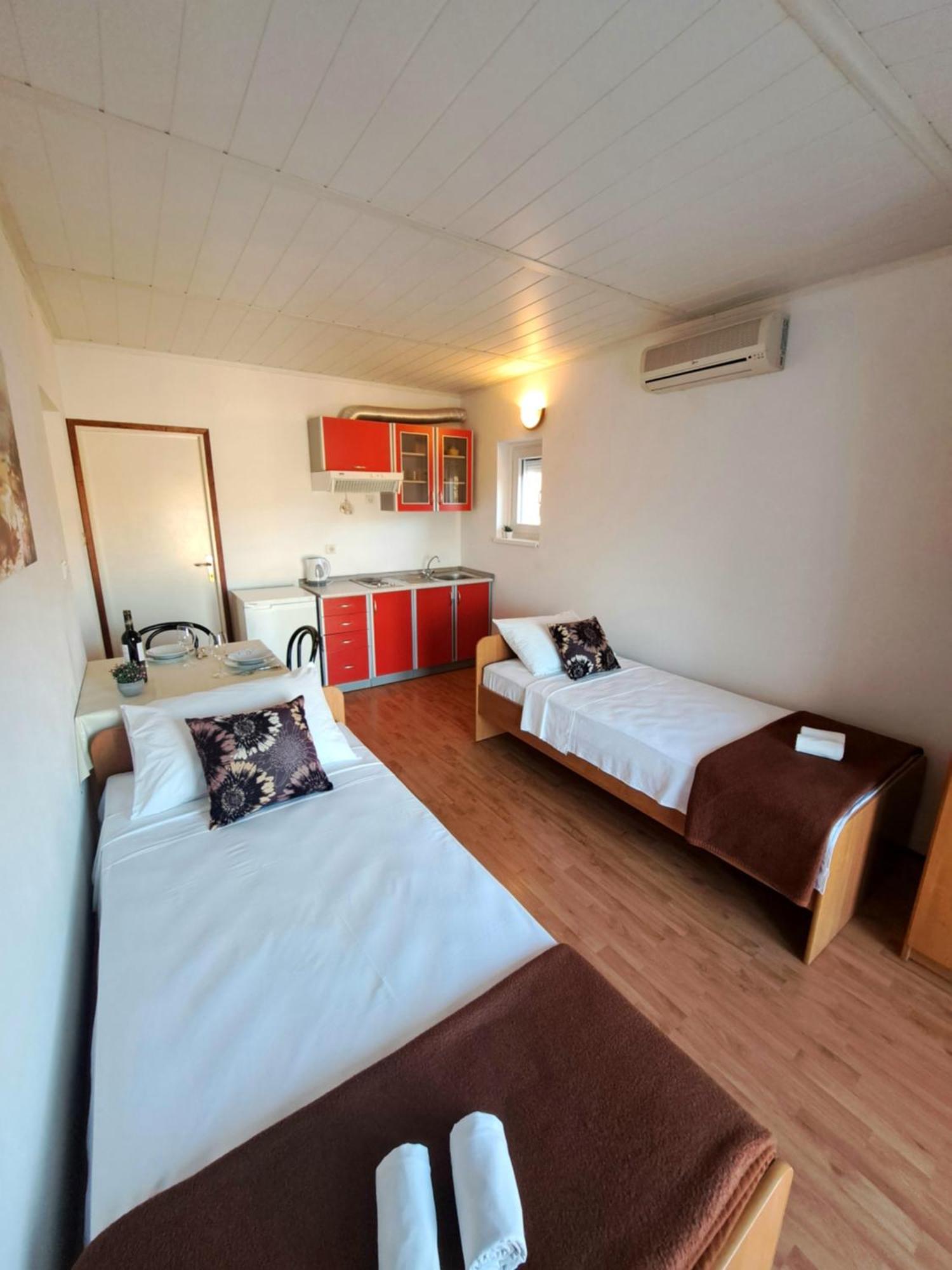 Apartments Maruna Масленица Екстериор снимка