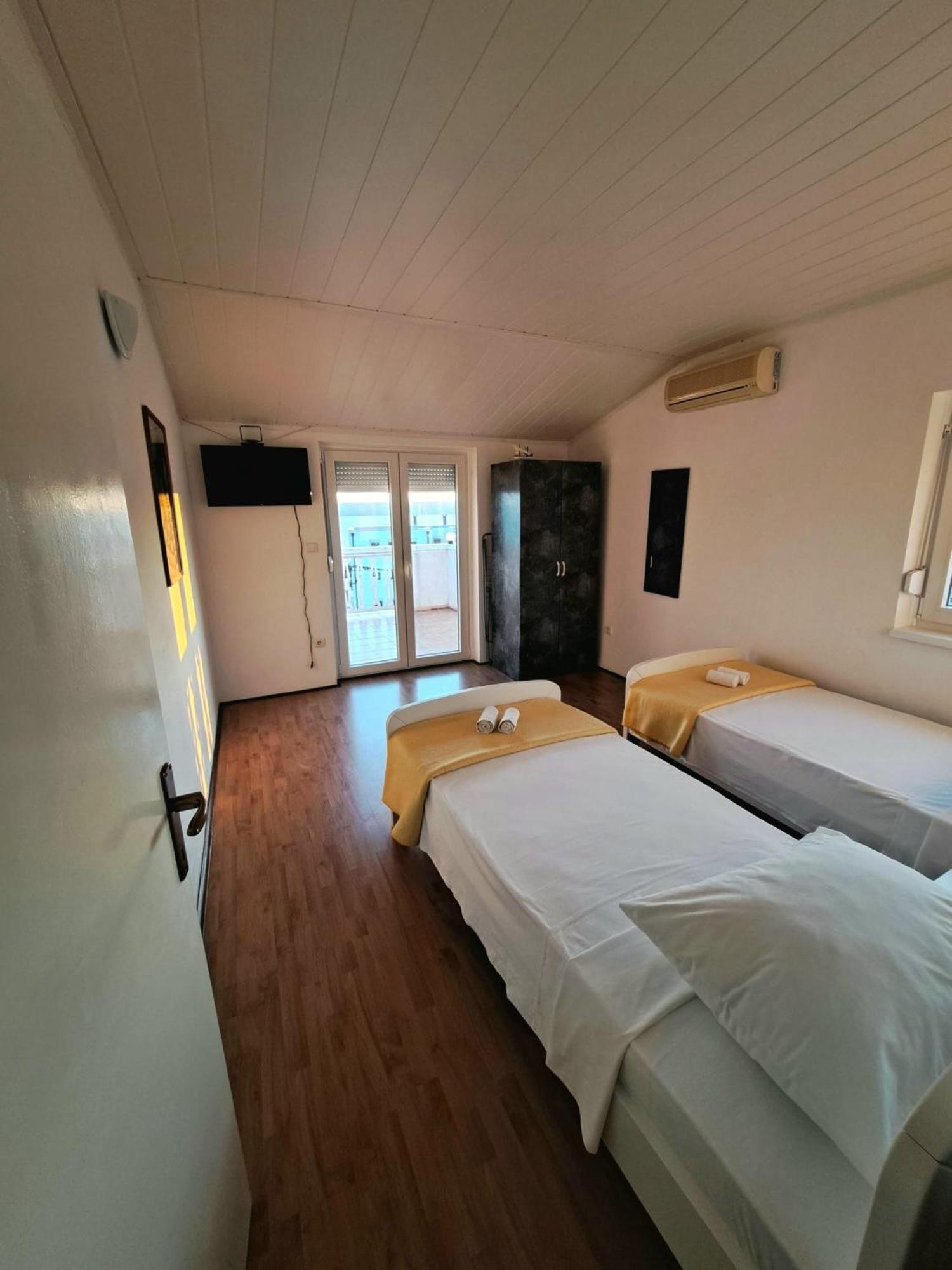 Apartments Maruna Масленица Екстериор снимка